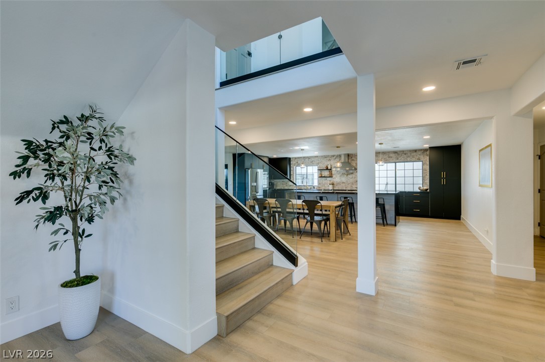 1860 Ski Slope Circle Property Photo 4