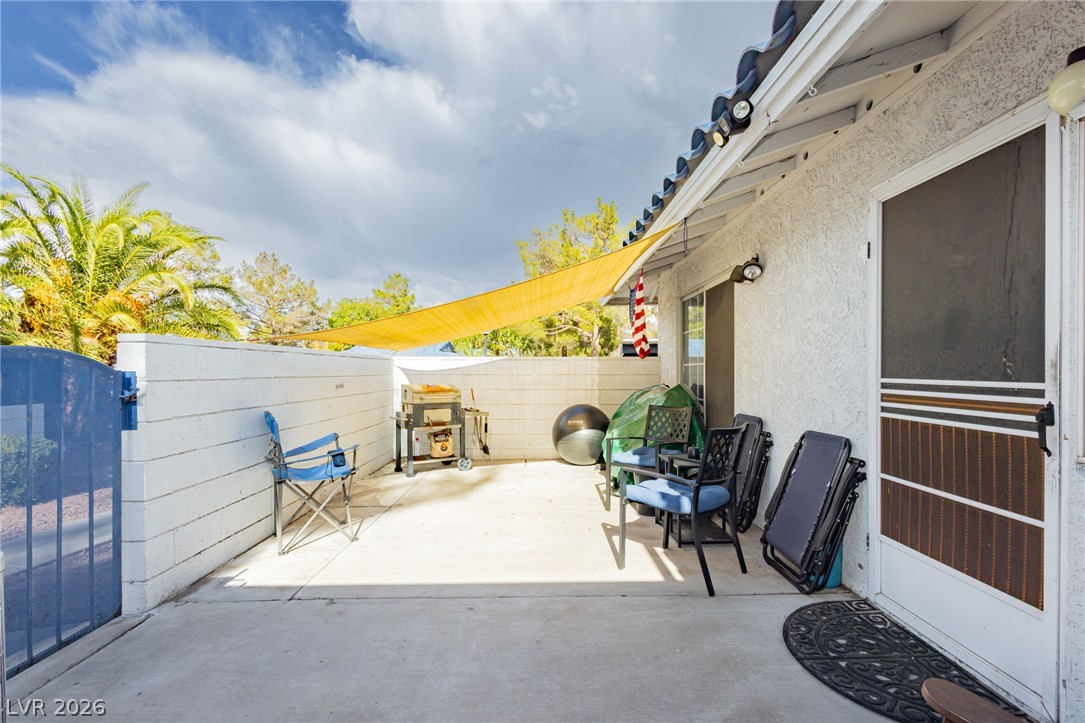 2121 Petersham Court B Property Photo 2