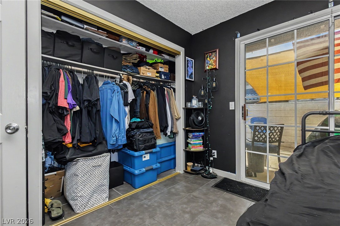 2121 Petersham Court B Property Photo 16