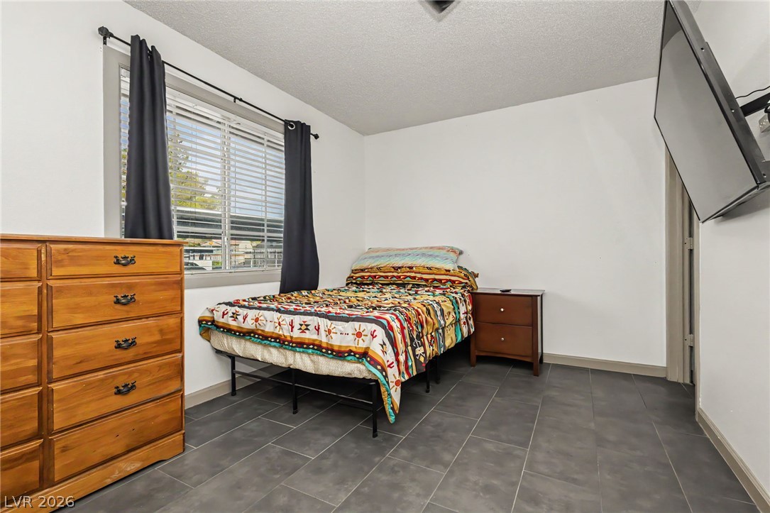 2121 Petersham Court B Property Photo 18