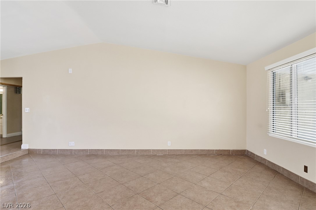 6825 West Oakey Boulevard Property Photo 10