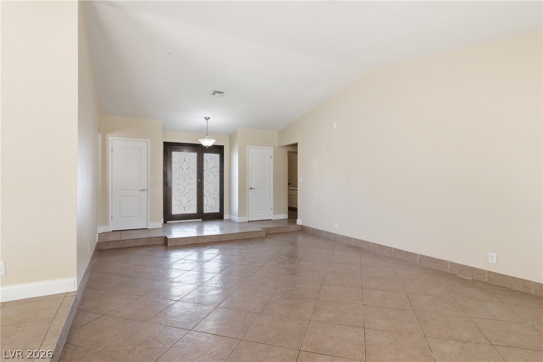 6825 West Oakey Boulevard Property Photo 11