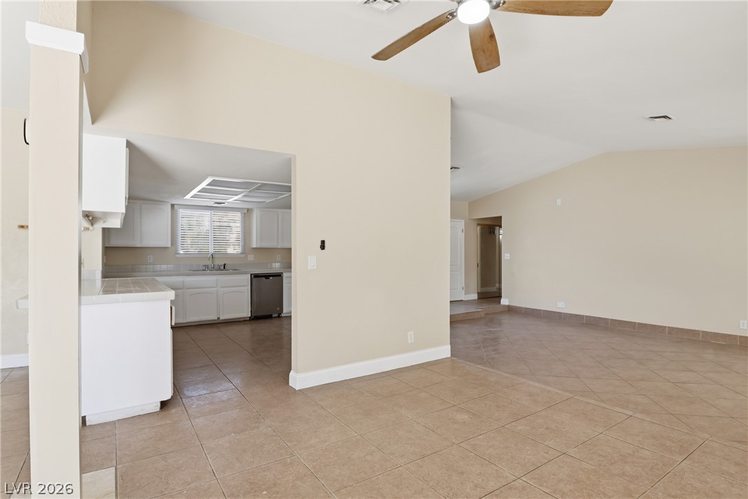 6825 West Oakey Boulevard Property Photo 13