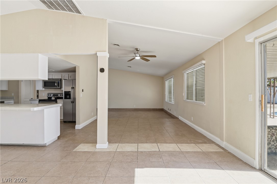 6825 West Oakey Boulevard Property Photo 17