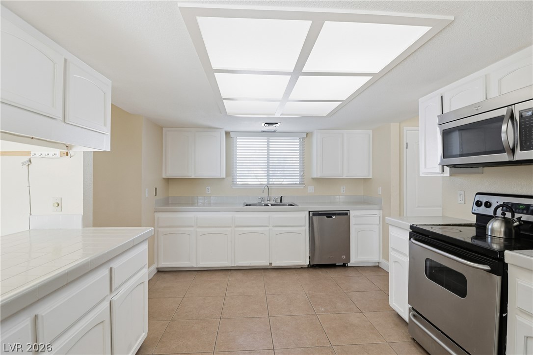 6825 West Oakey Boulevard Property Photo 22
