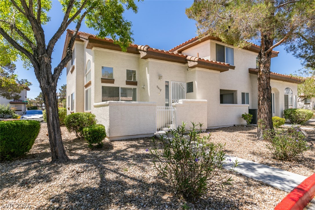 8012 Divine Drive Property Photo 4