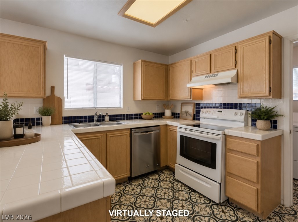 8012 Divine Drive Property Photo 13