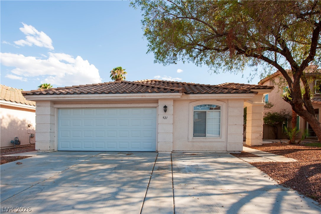 921 English Heather Drive Property Photo 1