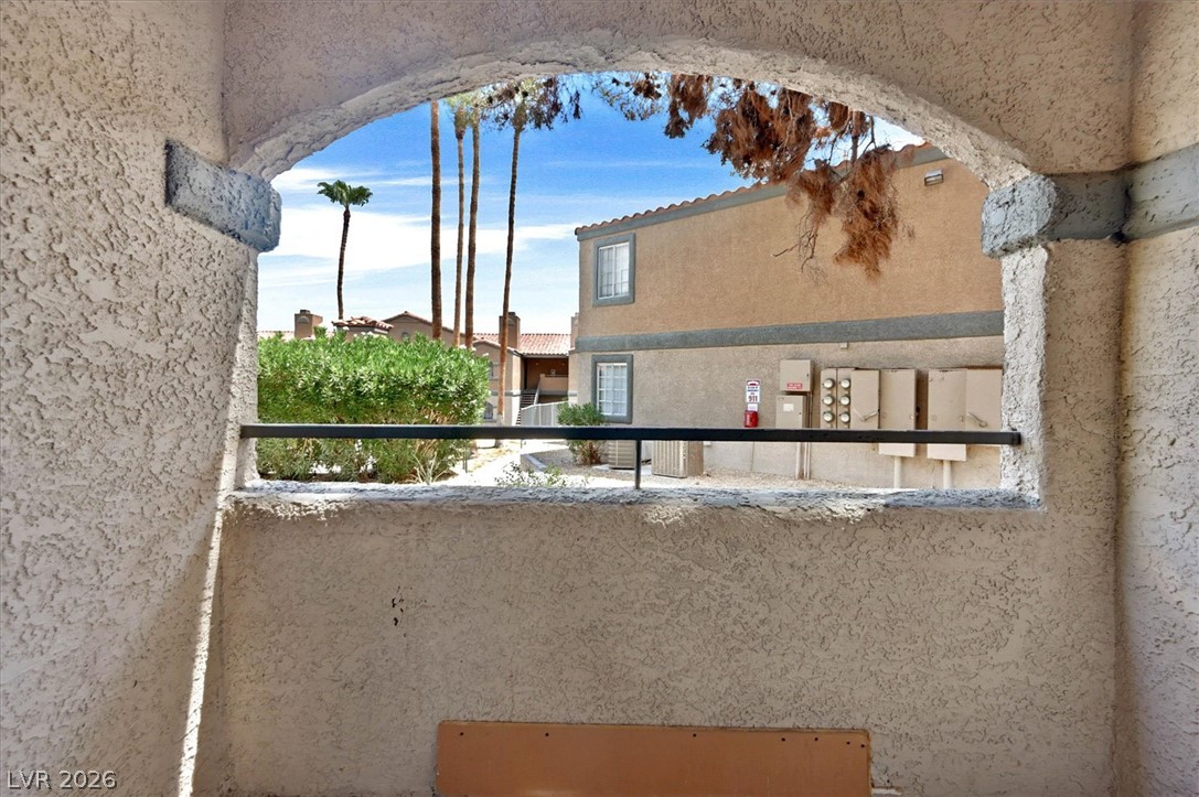 220 Mission Newport Lane 105 Property Photo 6