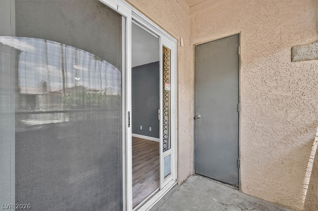 220 Mission Newport Lane 105 Property Photo 7