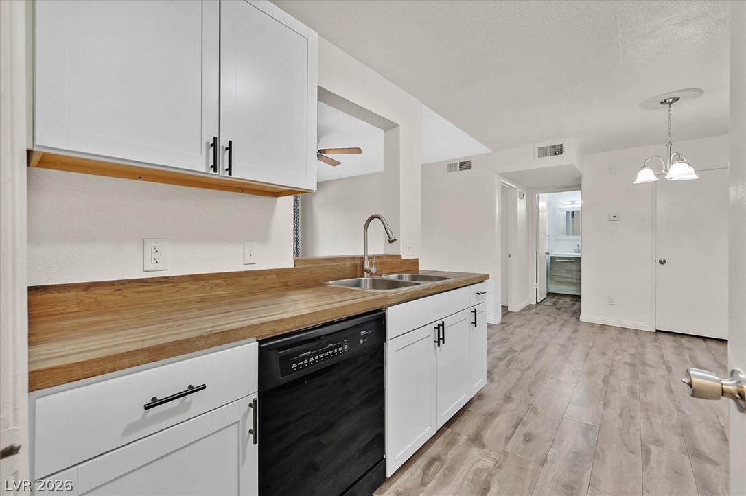 220 Mission Newport Lane 105 Property Photo 15