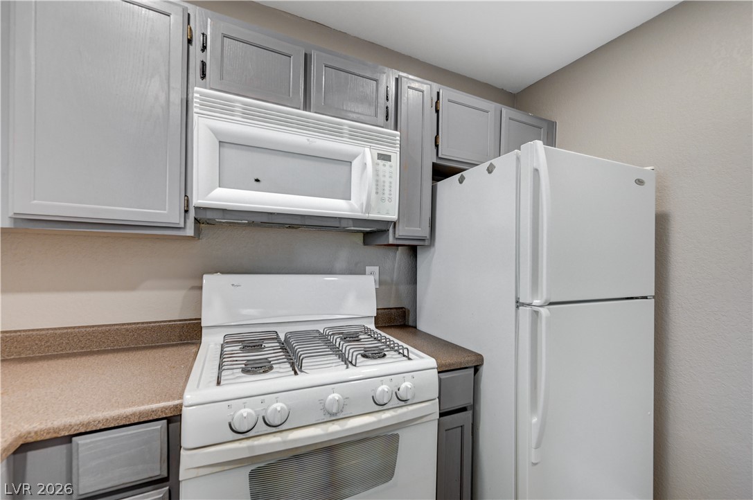 5074 South Rainbow Boulevard 206 Property Photo 17