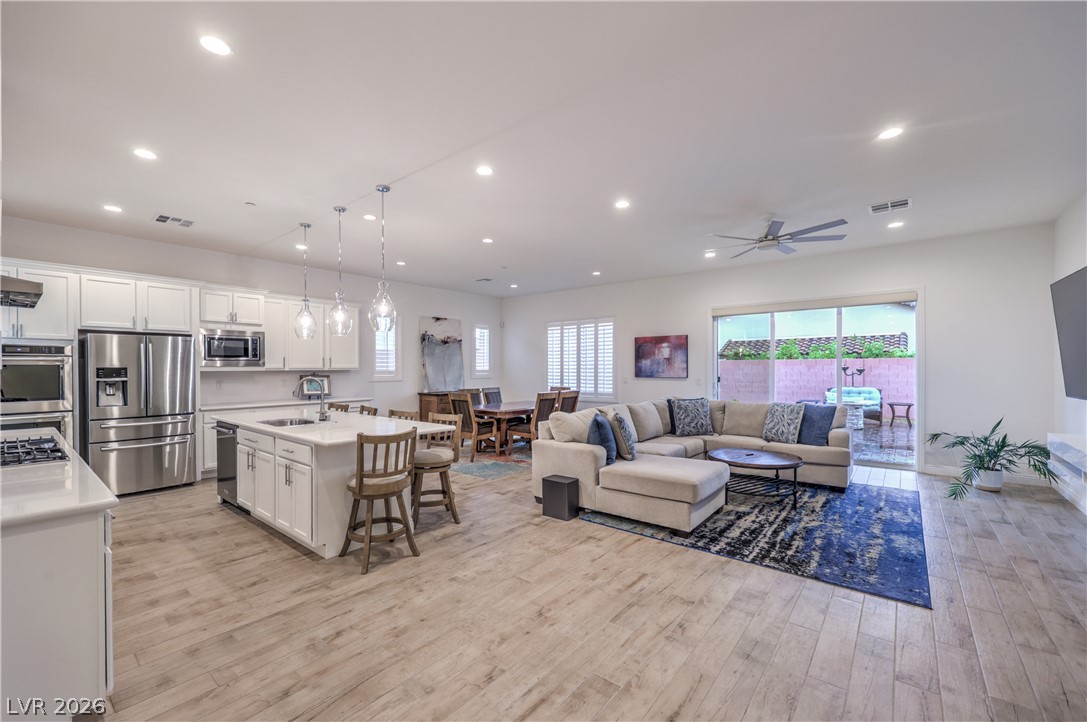 2547 Ballatore Street Property Photo 4