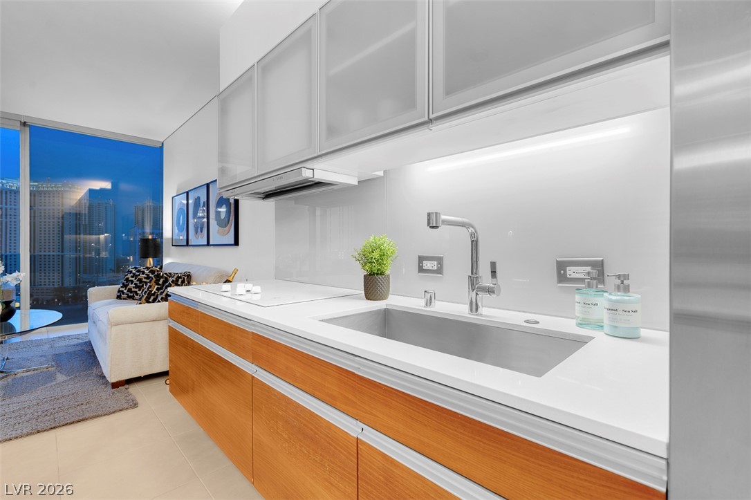 3722 Las Vegas Boulevard 1104 Property Photo 2