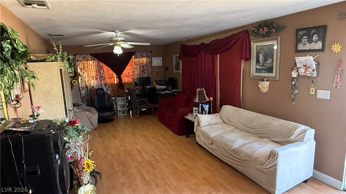 901 Stanley Avenue Property Photo 2