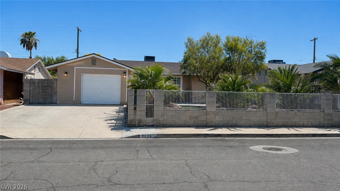 4209 El Pasada Avenue Property Photo 9