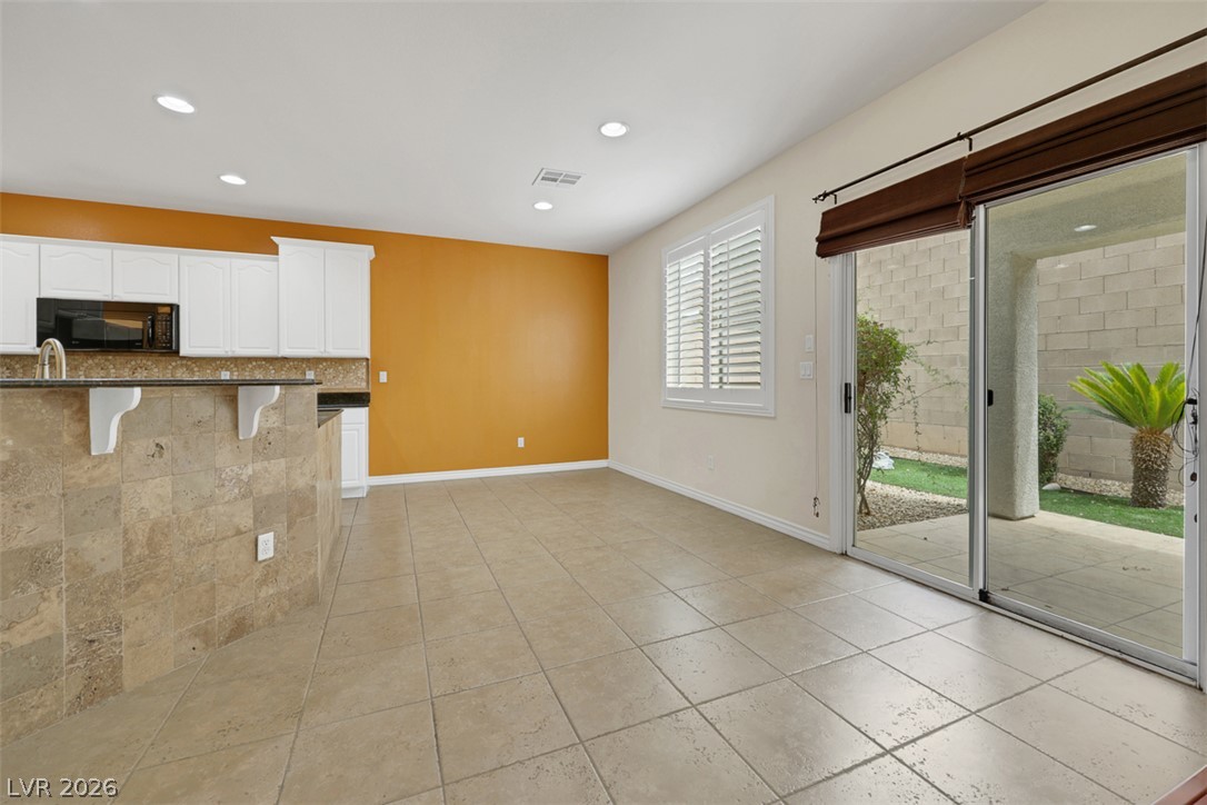 290 Spectacular Street Property Photo 4