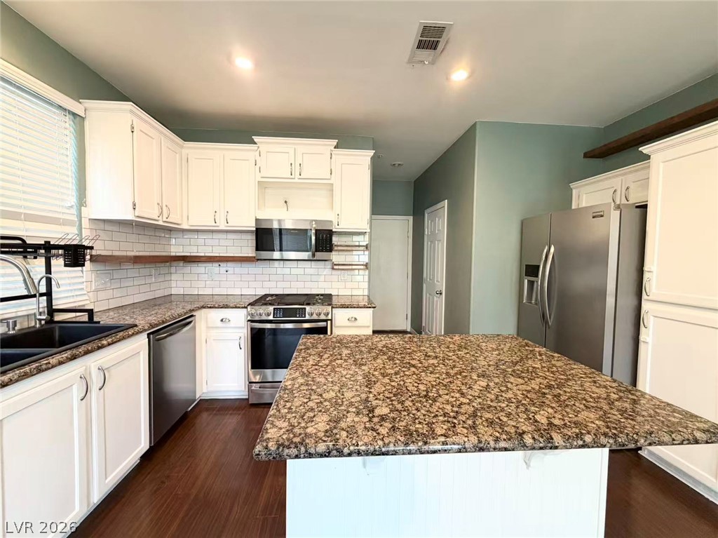 8901 Square Knot Avenue Property Photo 6