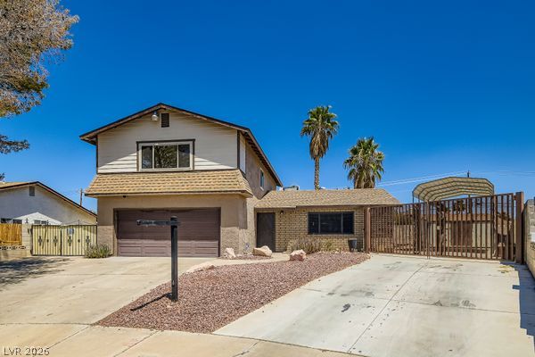 733 Strawberry Place Property Photo 1