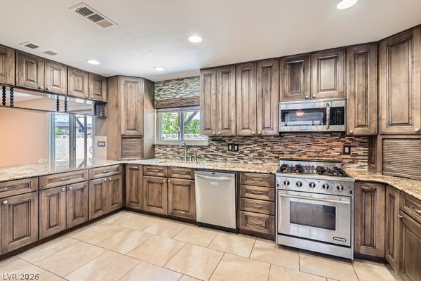 733 Strawberry Place Property Photo 8