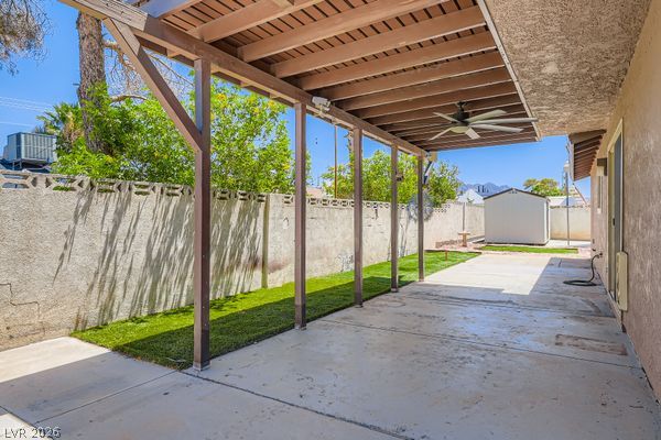 733 Strawberry Place Property Photo 24