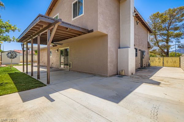 733 Strawberry Place Property Photo 25