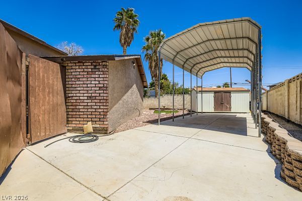 733 Strawberry Place Property Photo 27
