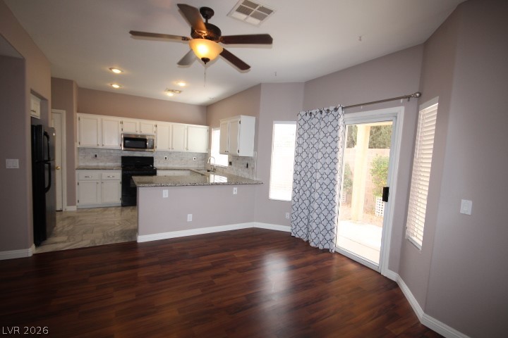 947 Whispering Grove Avenue Property Photo 12
