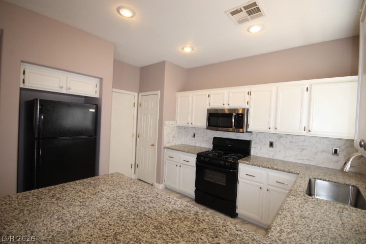 947 Whispering Grove Avenue Property Photo 16