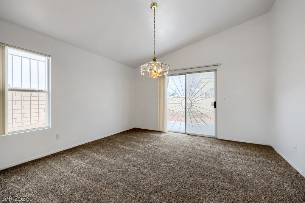 976 Skyforest Drive Property Photo 9