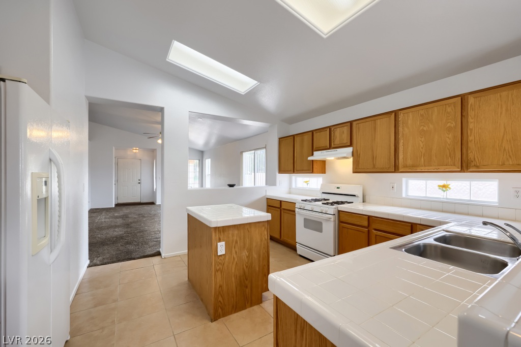 976 Skyforest Drive Property Photo 15