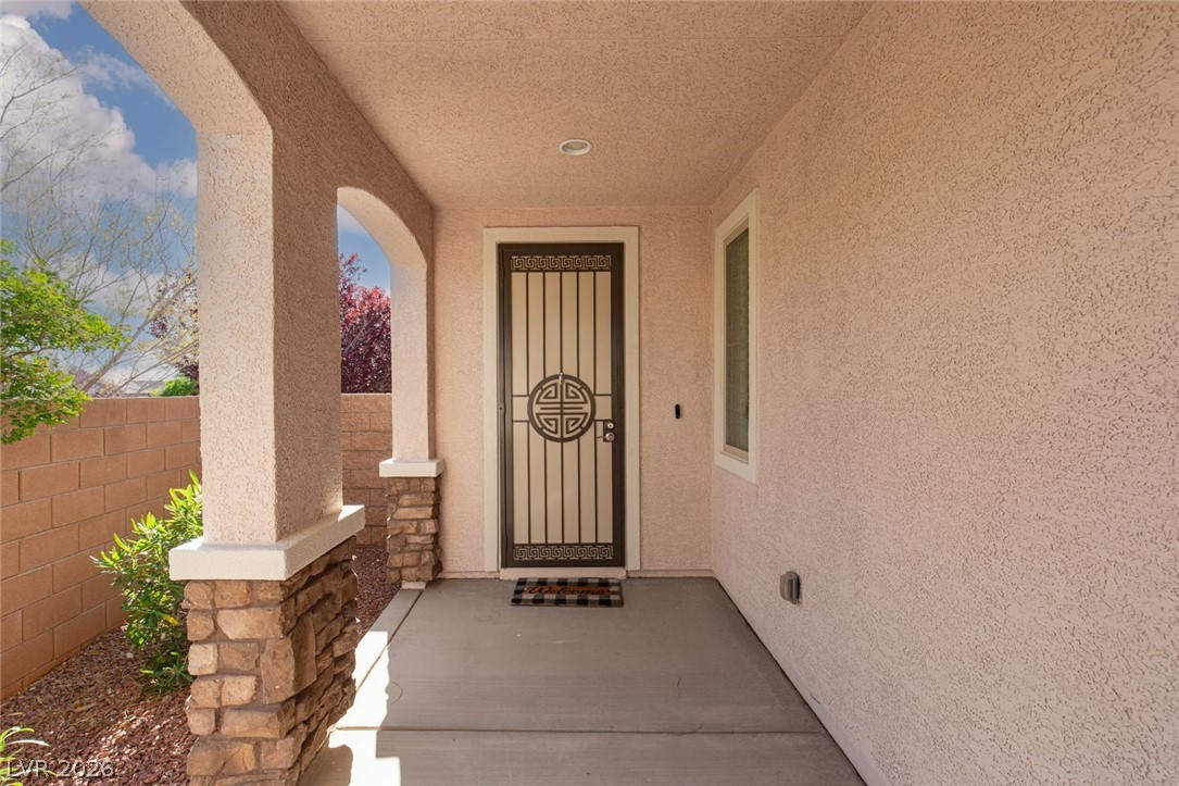 7624 Sugarloaf Peak Street Property Photo 3