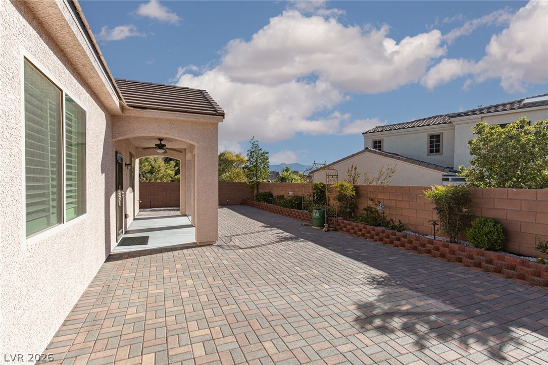 7624 Sugarloaf Peak Street Property Photo 34