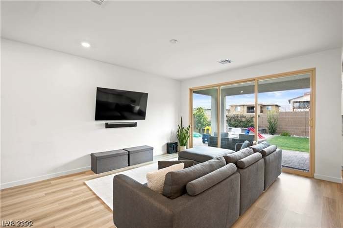 741 Foreign Reef Way Property Photo 3