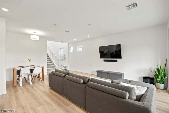 741 Foreign Reef Way Property Photo 4