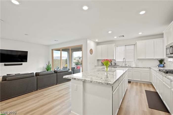 741 Foreign Reef Way Property Photo 6
