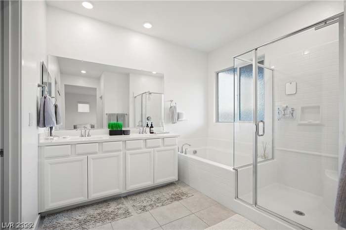 741 Foreign Reef Way Property Photo 15