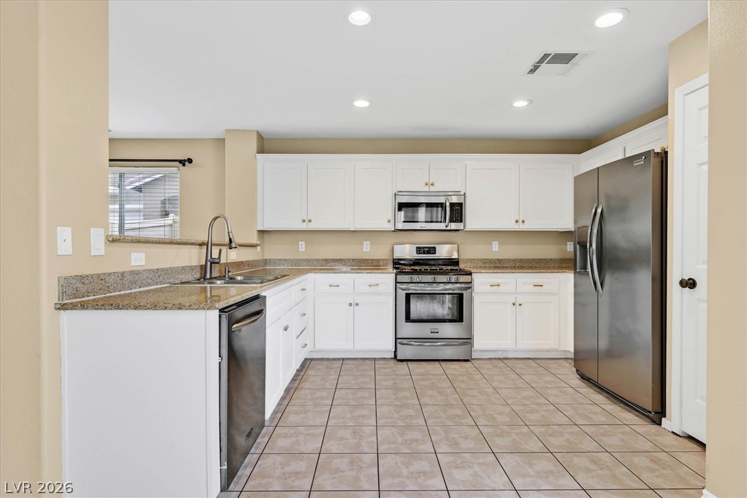 11917 Haven Street Property Photo 5