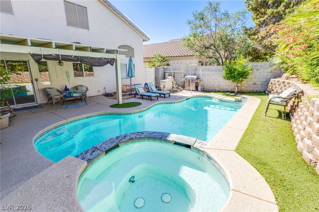253 Camelback Ridge Avenue Property Photo 6