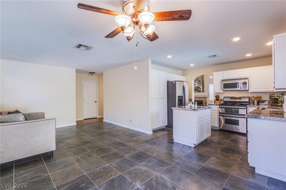 253 Camelback Ridge Avenue Property Photo 8