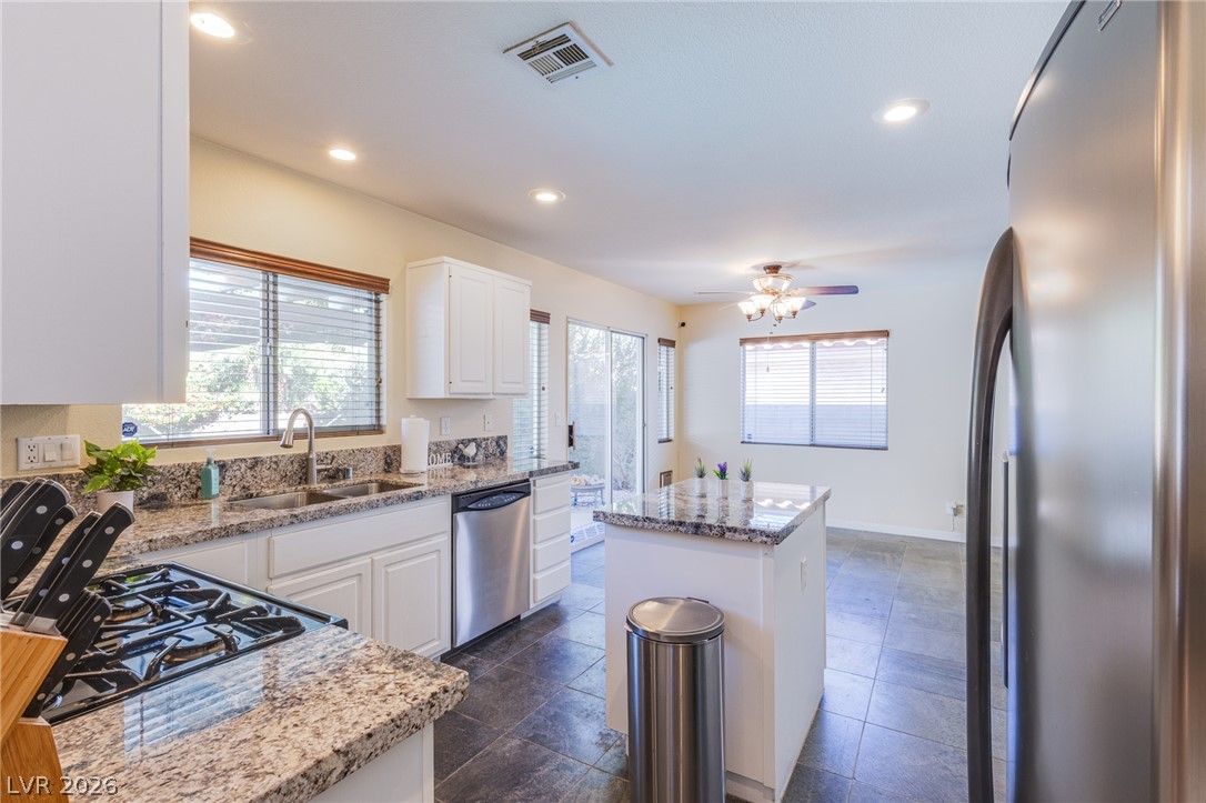 253 Camelback Ridge Avenue Property Photo 10
