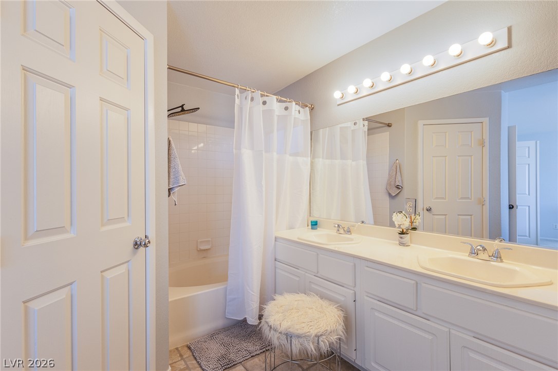 253 Camelback Ridge Avenue Property Photo 16