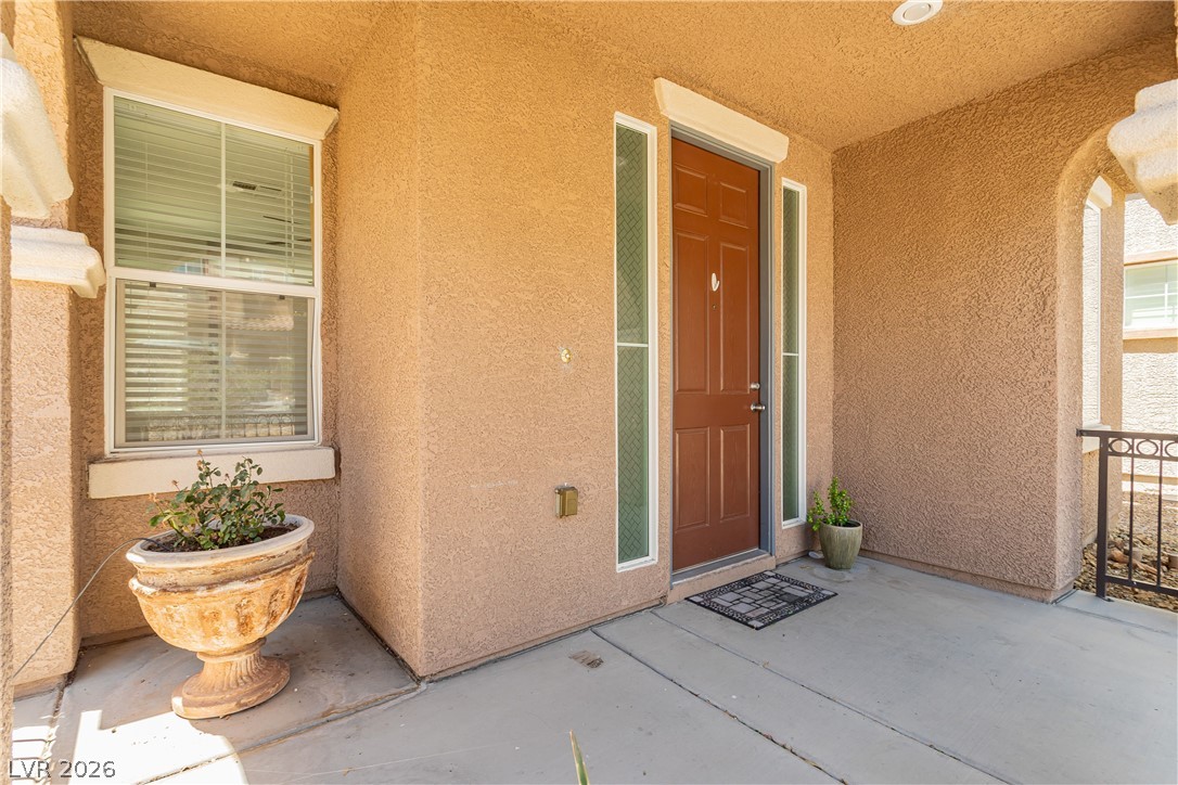 8611 Splendid Leaf Court Property Photo 5