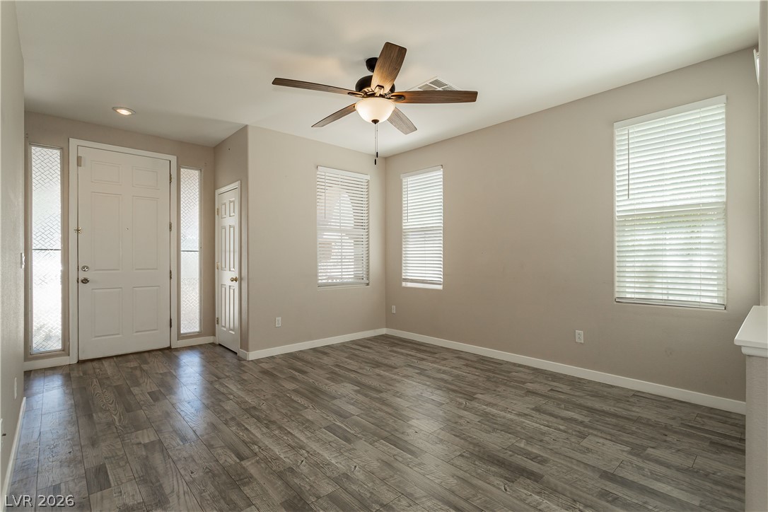 8611 Splendid Leaf Court Property Photo 10