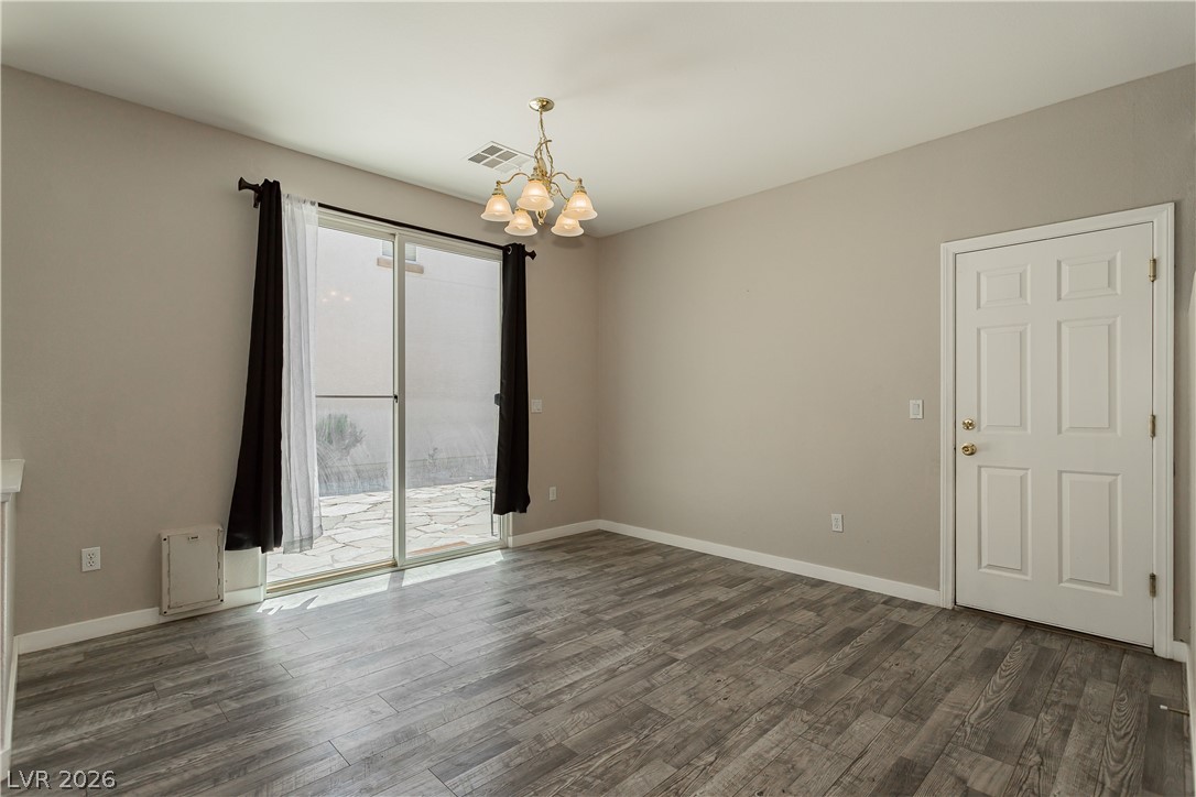 8611 Splendid Leaf Court Property Photo 13