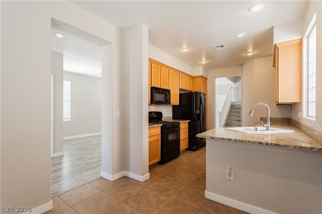 8611 Splendid Leaf Court Property Photo 15