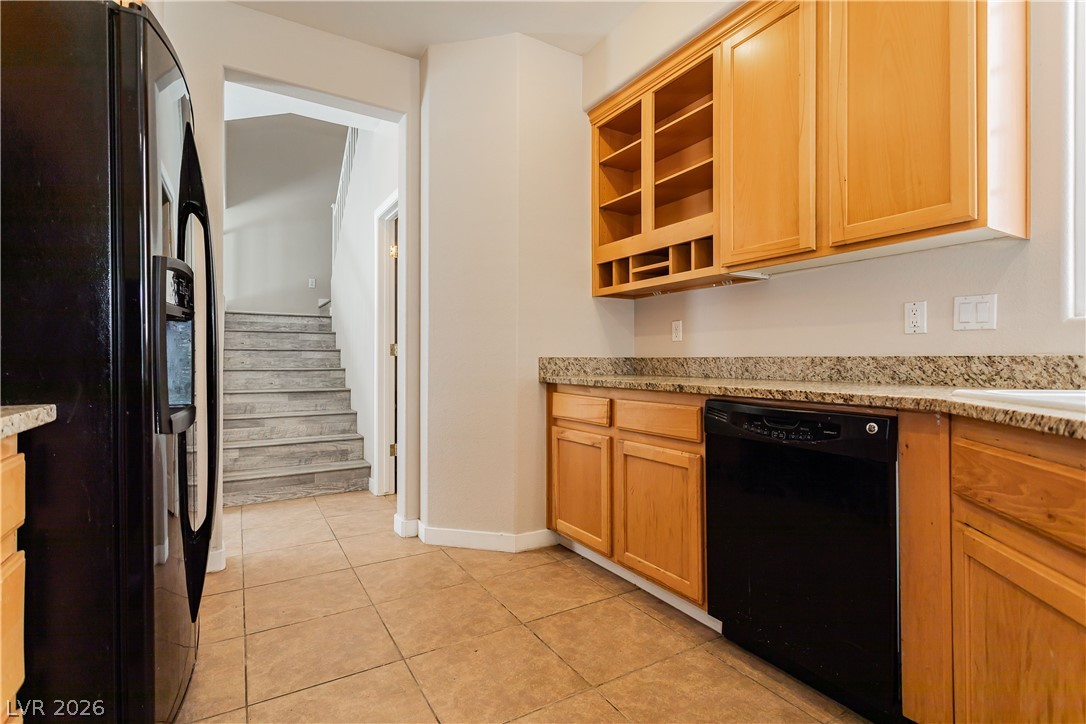 8611 Splendid Leaf Court Property Photo 18