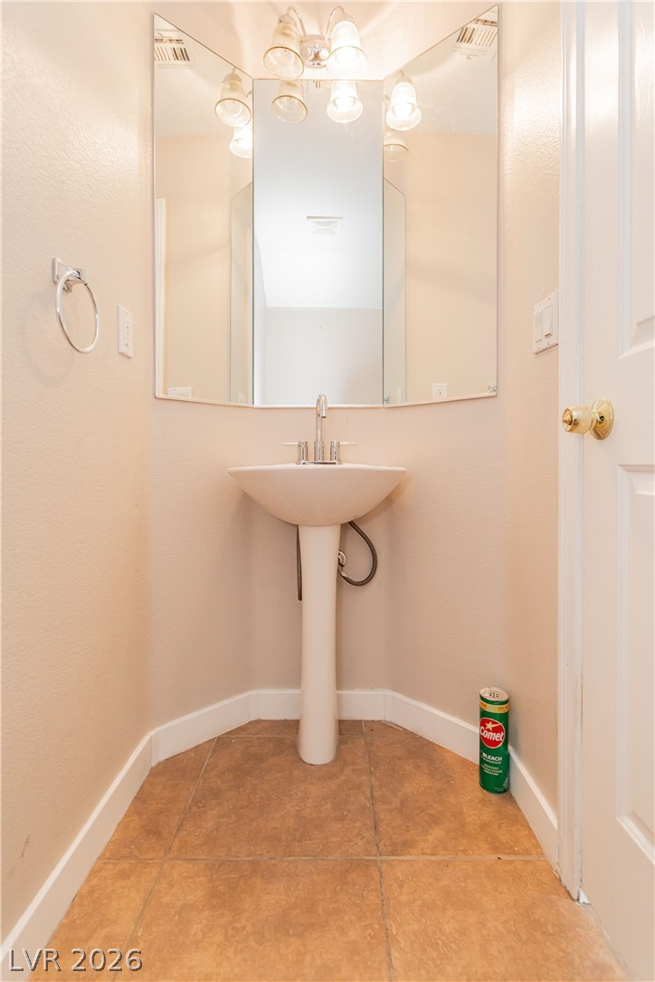 8611 Splendid Leaf Court Property Photo 20