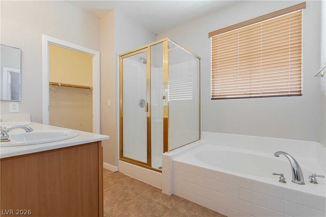 8611 Splendid Leaf Court Property Photo 24