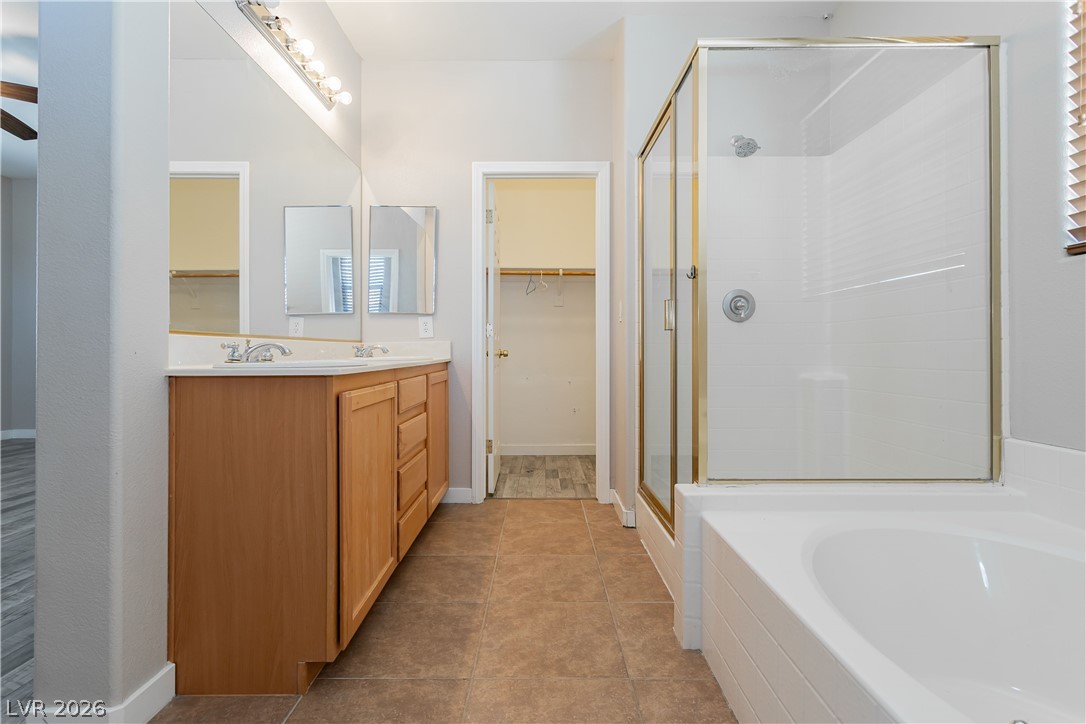 8611 Splendid Leaf Court Property Photo 25